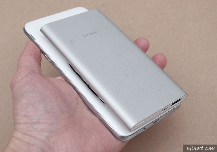 梅問題－20元！將小米行動電源變成，萬用手機電池背蓋