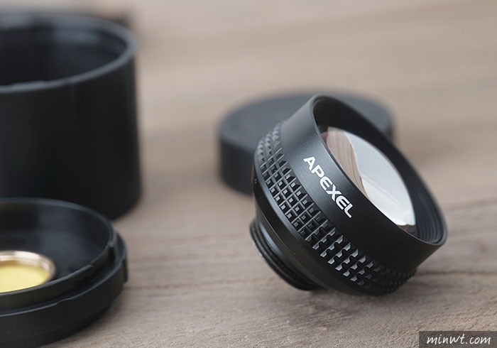 梅問題－APEXEL 讓所有手機都擁有2x望遠頭，無球狀變形與四周虛化和暗角