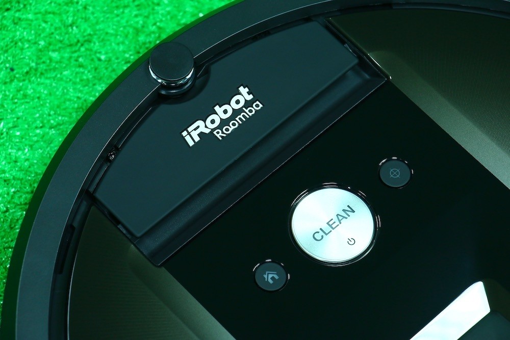 週年慶與過年大掃除必買產品 iRobot Roomba 980 WiFi 掃地機器人開箱動手玩
