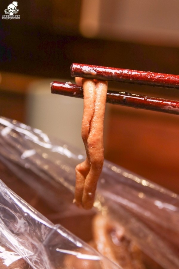 前鎮鴨頭 老字號滷味 光華夜市 光華夜市美食 高雄美食 (37 - 42).jpg