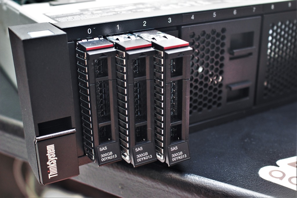 高效能、大記憶體與巨量資料儲存 Lenovo ThinkSystem SR650 企業用伺服器絕佳選擇