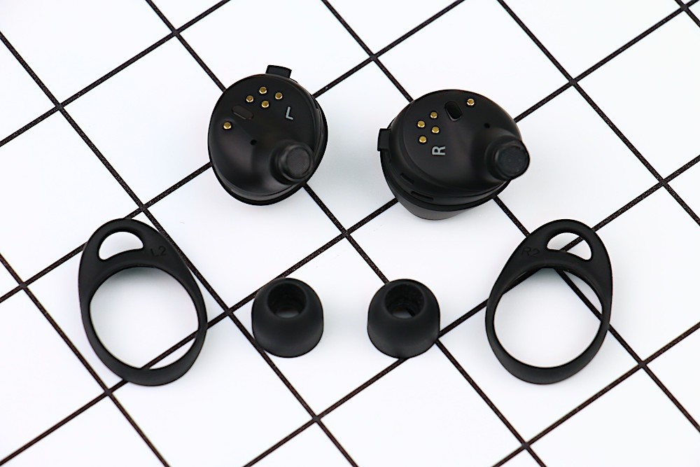 Gear IconX (2018)