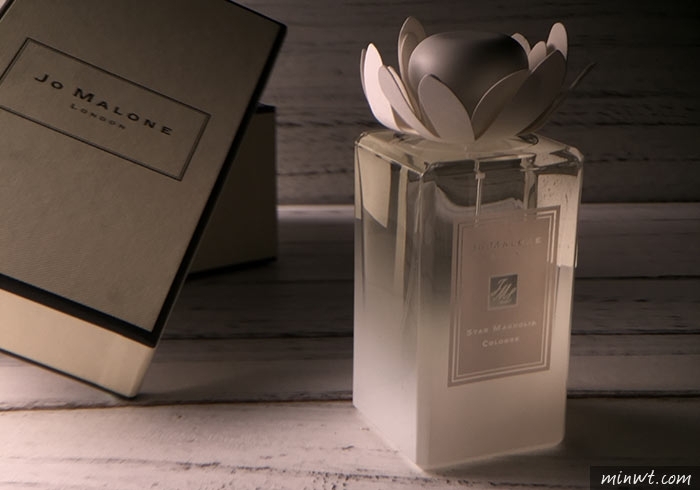 梅問題－「手機商品攝影-18」用單燈拍出有氛圍的香水情境照