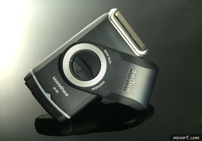 梅問題－「手機商品攝影-19」用手機拍出真男人電動防水刮鬍刀