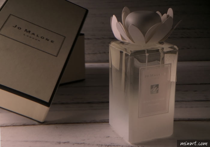 梅問題－「手機商品攝影-18」用單燈拍出有氛圍的香水情境照