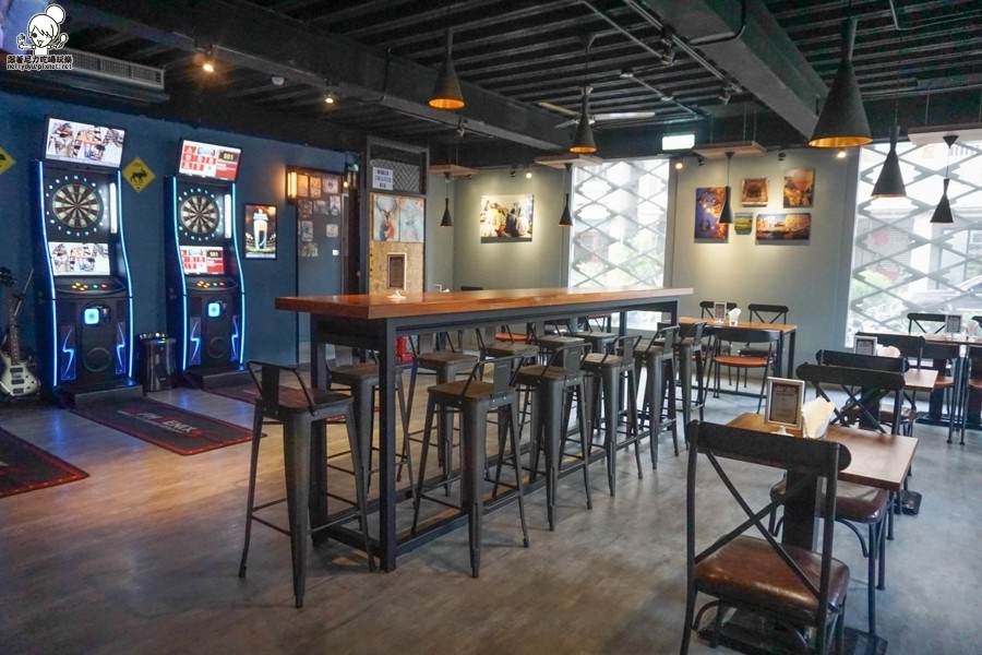 愛河美食 餐酒館 聚餐 開趴 包場 套餐 約會 小酌 高雄美食 麋鹿背包