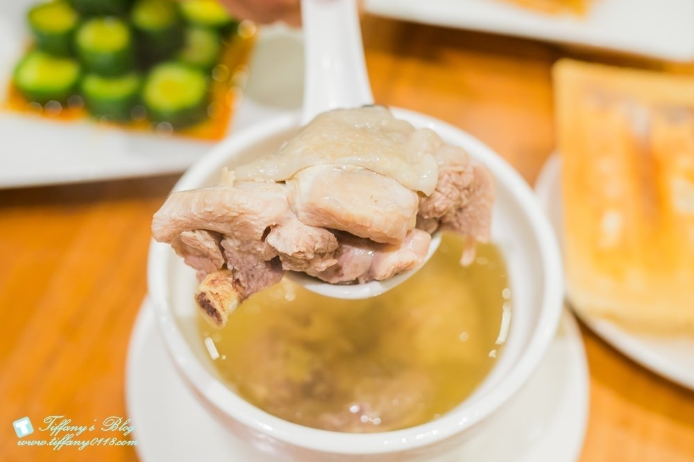 [台北美食]台灣必吃-鼎泰豐/小籠包排骨蛋炒飯及小菜推薦(附菜單)/米其林一星餐廳的點餐攻略