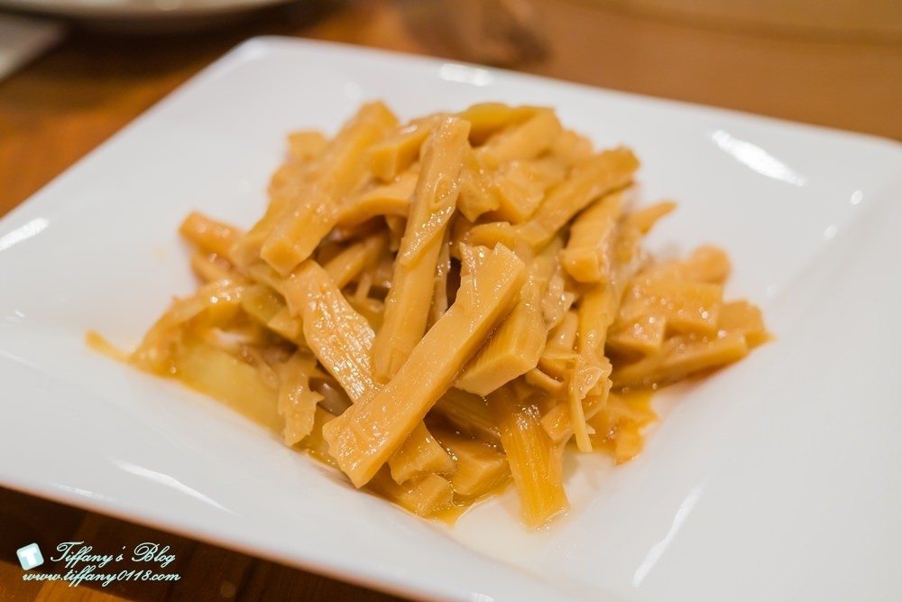 [台北美食]台灣必吃-鼎泰豐/小籠包排骨蛋炒飯及小菜推薦(附菜單)/米其林一星餐廳的點餐攻略