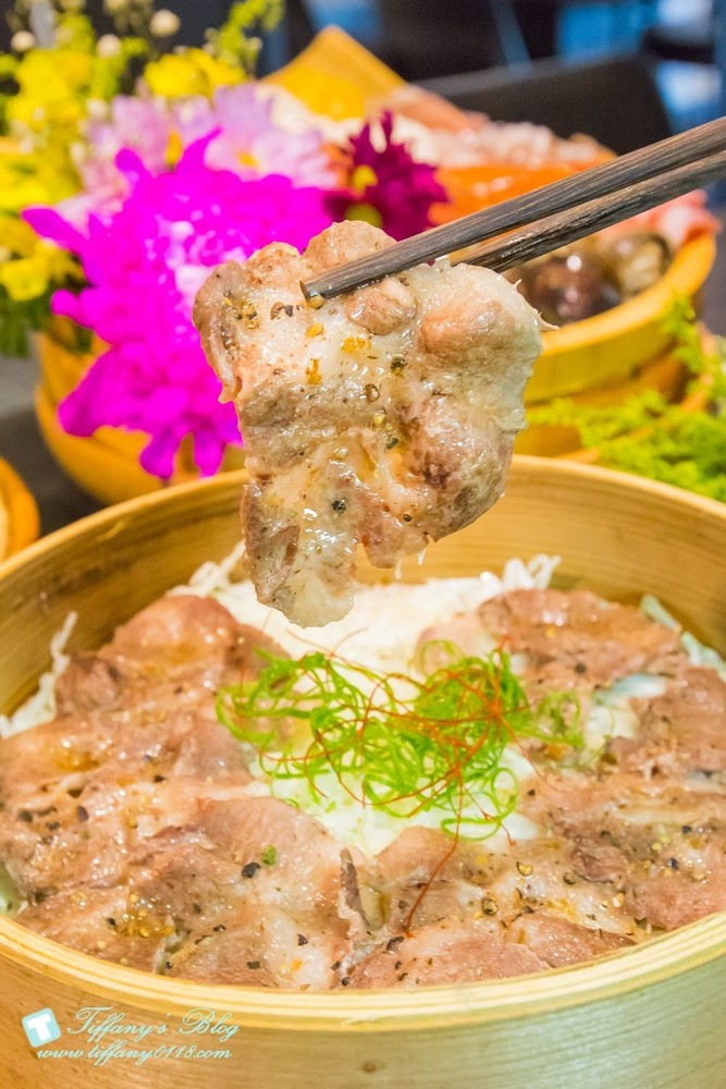 [台中火鍋]鍠樂極上和牛海鮮鍋物/聖誕節套餐限時預定中/台中公益路美食/IG打卡花牆(有免費停車場)