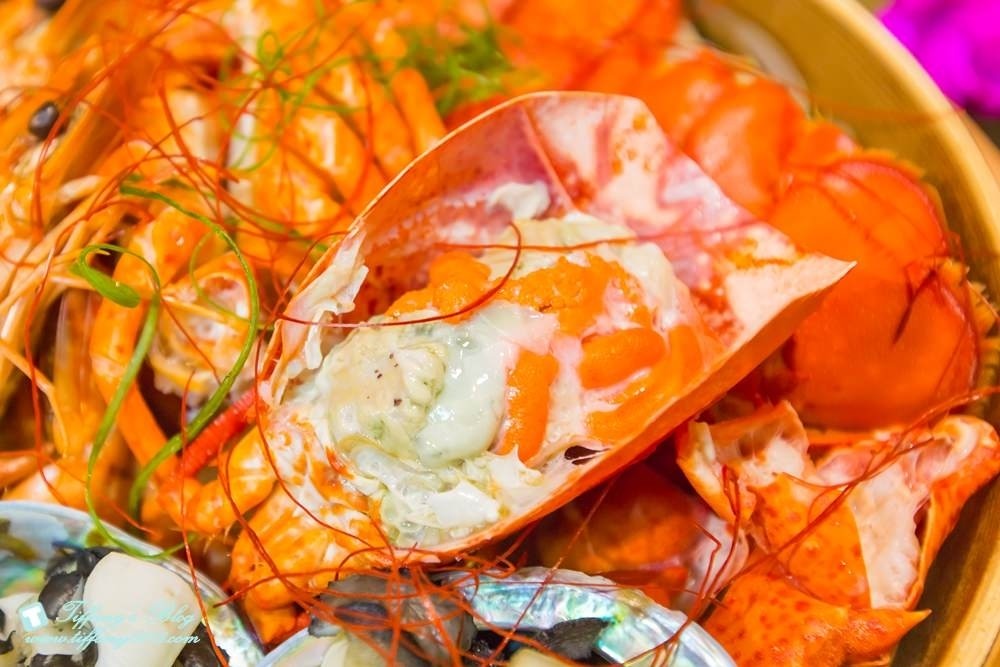 [台中火鍋]鍠樂極上和牛海鮮鍋物/聖誕節套餐限時預定中/台中公益路美食/IG打卡花牆(有免費停車場)