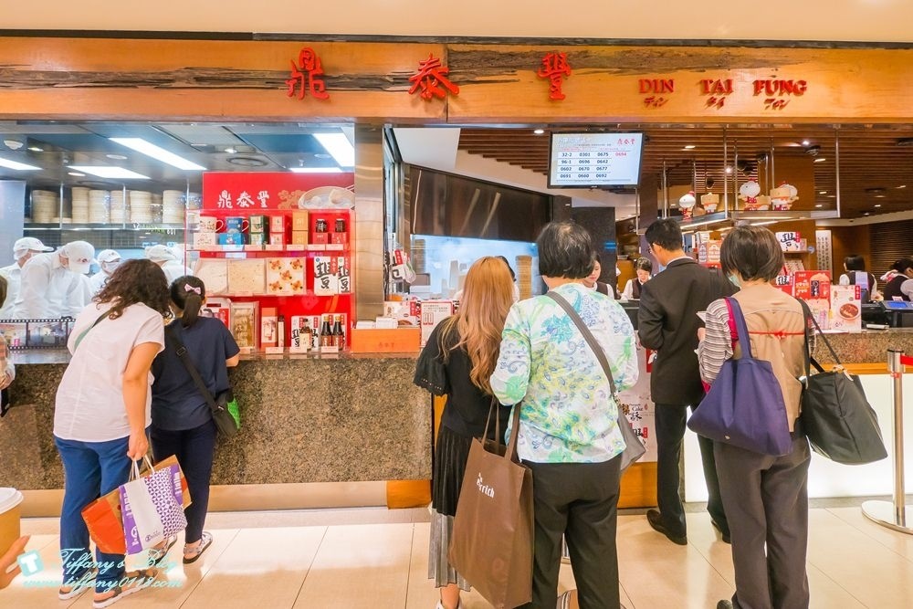 [台北美食]台灣必吃-鼎泰豐/小籠包排骨蛋炒飯及小菜推薦(附菜單)/米其林一星餐廳的點餐攻略