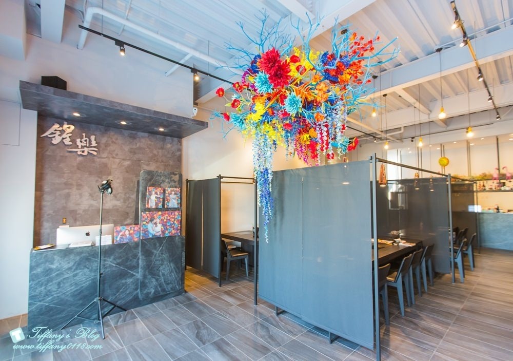 [台中火鍋]鍠樂極上和牛海鮮鍋物/聖誕節套餐限時預定中/台中公益路美食/IG打卡花牆(有免費停車場)