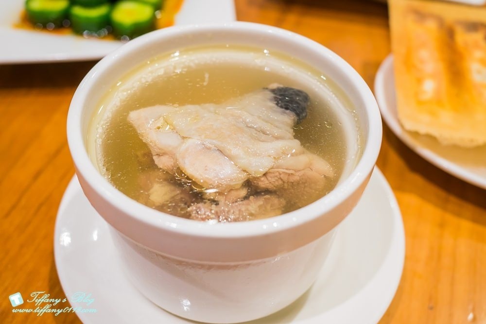 [台北美食]台灣必吃-鼎泰豐/小籠包排骨蛋炒飯及小菜推薦(附菜單)/米其林一星餐廳的點餐攻略