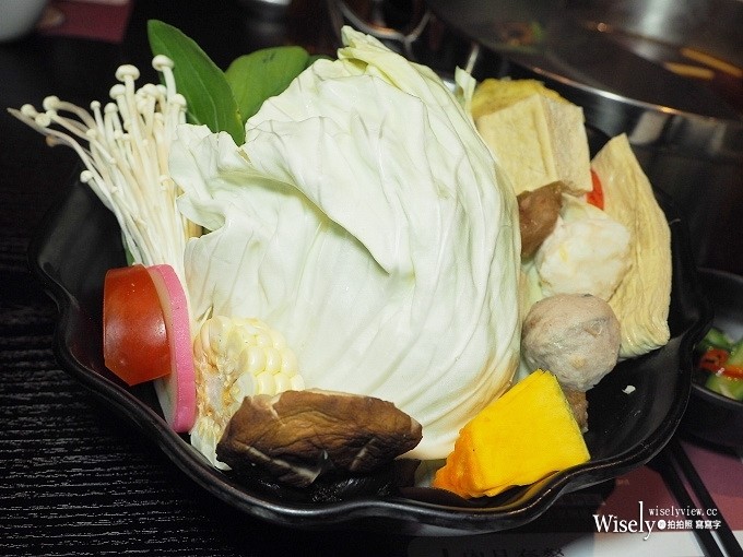 《台北大安。捷運忠孝敦化站》清麻辣：可單人獨享頂級A5日本和牛的麻辣鴛鴦火鍋