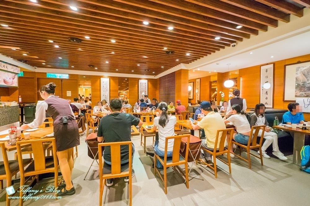 [台北美食]台灣必吃-鼎泰豐/小籠包排骨蛋炒飯及小菜推薦(附菜單)/米其林一星餐廳的點餐攻略