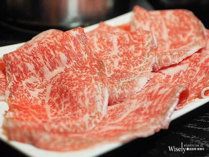 《台北大安。捷運忠孝敦化站》清麻辣：可單人獨享頂級A5日本和牛的麻辣鴛鴦火鍋