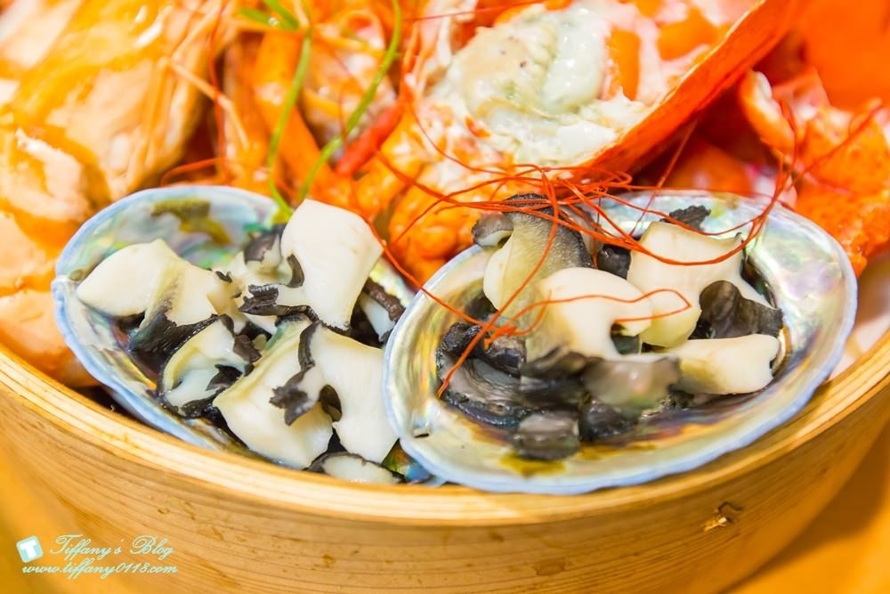 [台中火鍋]鍠樂極上和牛海鮮鍋物/聖誕節套餐限時預定中/台中公益路美食/IG打卡花牆(有免費停車場)