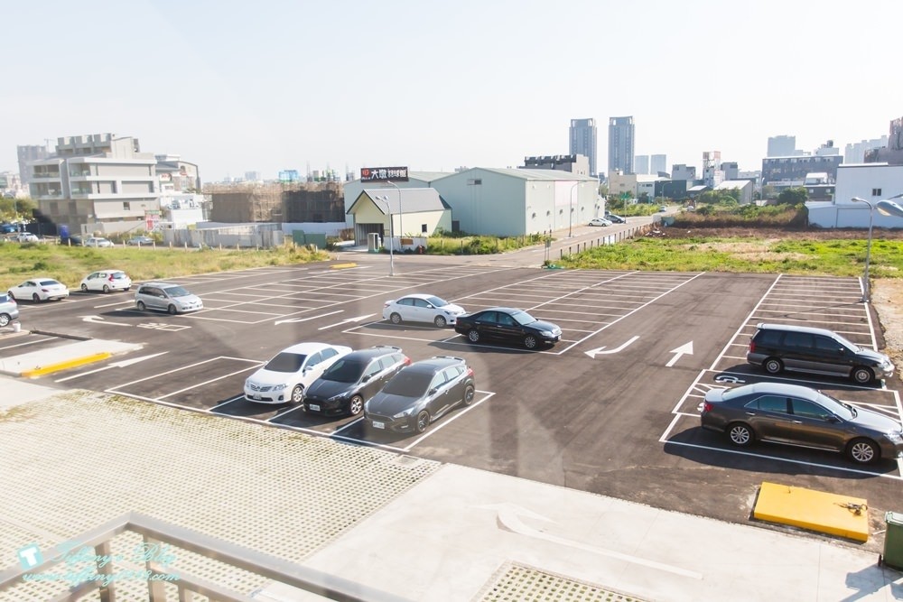 [台中火鍋]鍠樂極上和牛海鮮鍋物/聖誕節套餐限時預定中/台中公益路美食/IG打卡花牆(有免費停車場)