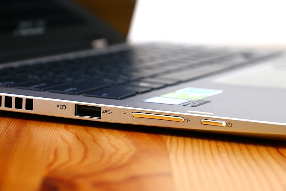 ASUS ZenBook Flip 14