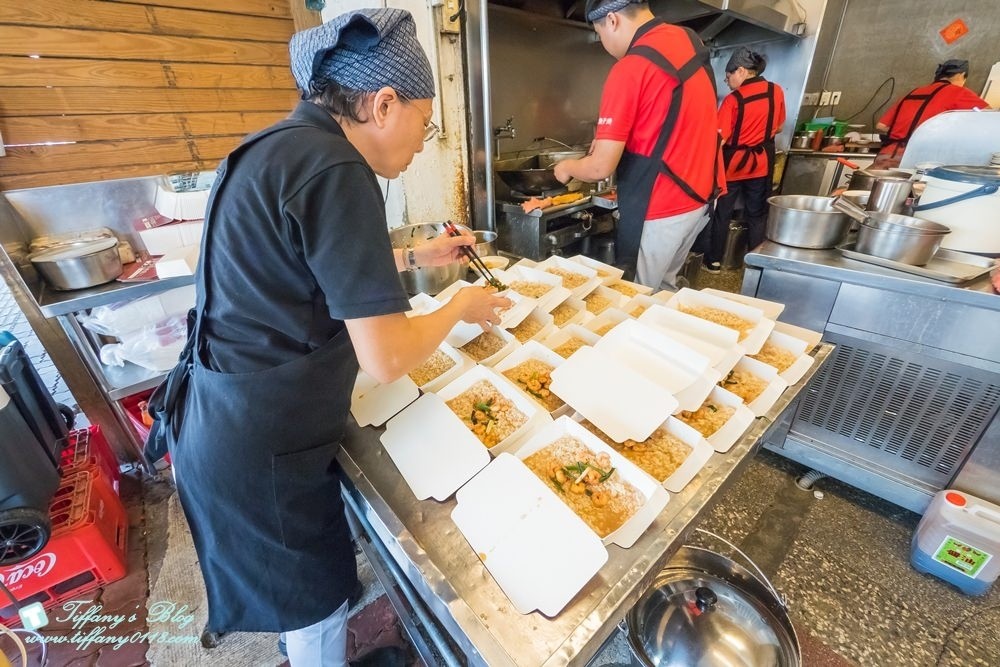 [台南美食]矮仔成蝦仁飯/海安路必吃美食/跟集品蝦仁飯好吃程度不相上下!!