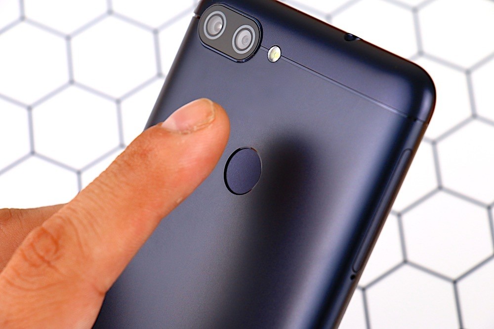 ASUS ZenFone Max Plus (M1)