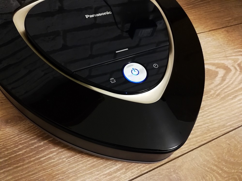 Panasonic 掃地機器人 RULO MC-RS767T