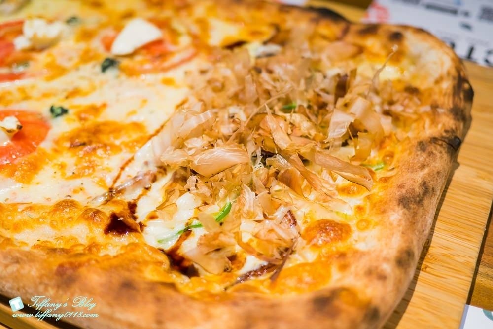 [台中西區美食]披薩工廠-草悟廠/有沙坑的親子餐廳/超豐盛早午餐和比臉大披薩