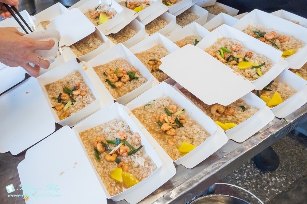 [台南美食]矮仔成蝦仁飯/海安路必吃美食/跟集品蝦仁飯好吃程度不相上下!!