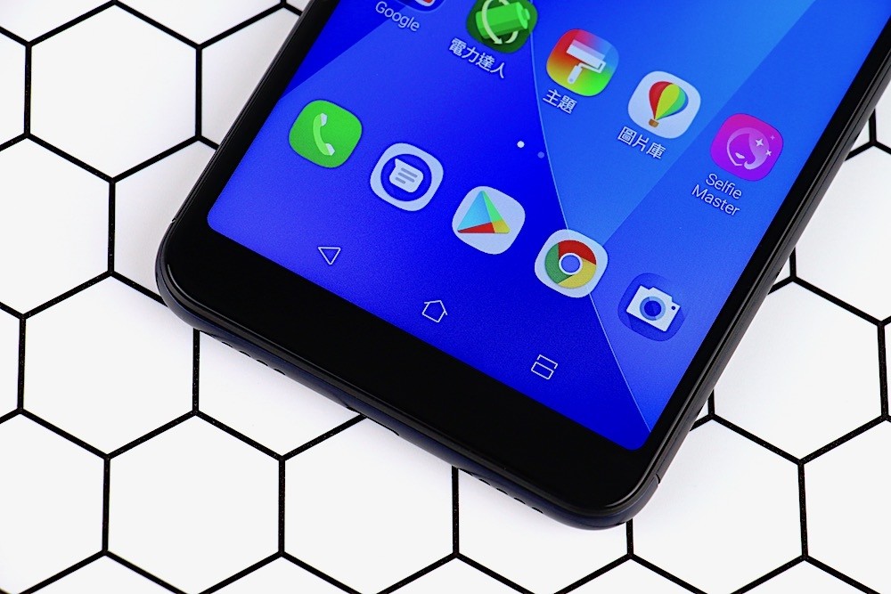 ASUS ZenFone Max Plus (M1)