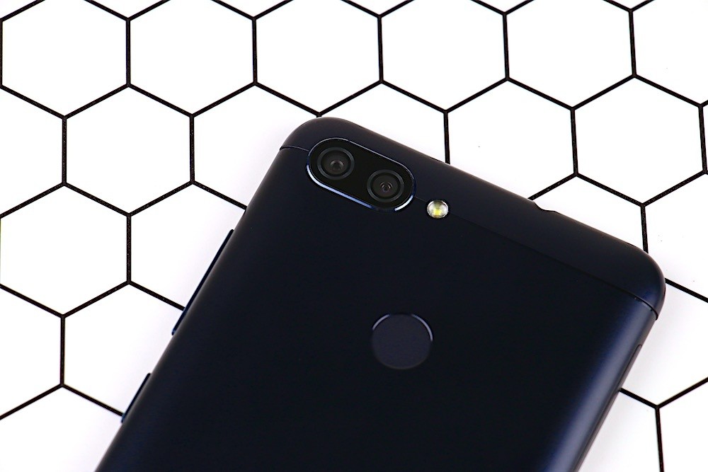 ASUS ZenFone Max Plus (M1)