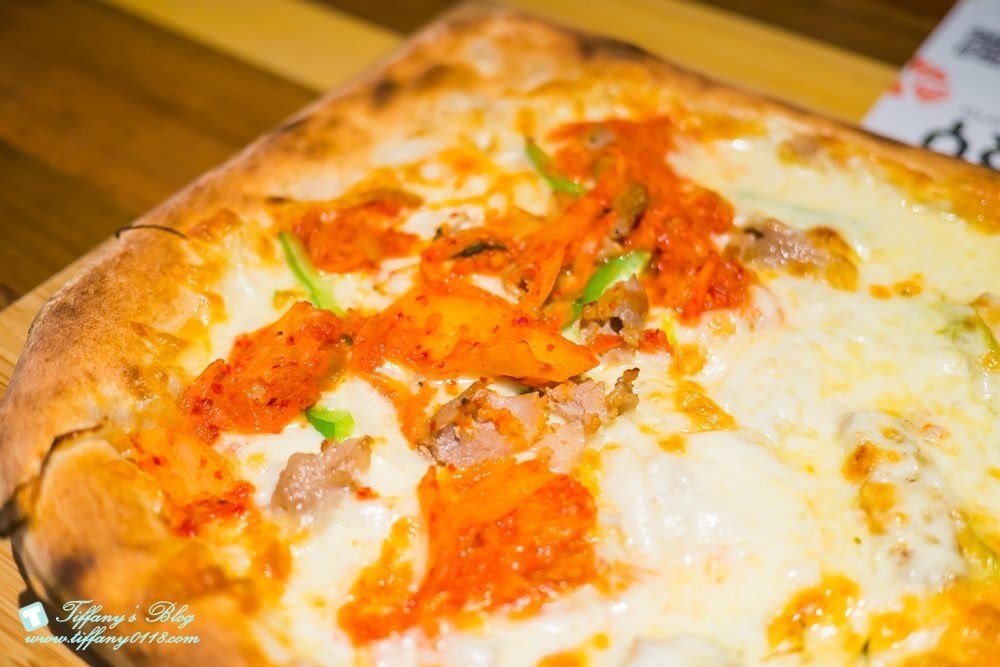 [台中西區美食]披薩工廠-草悟廠/有沙坑的親子餐廳/超豐盛早午餐和比臉大披薩