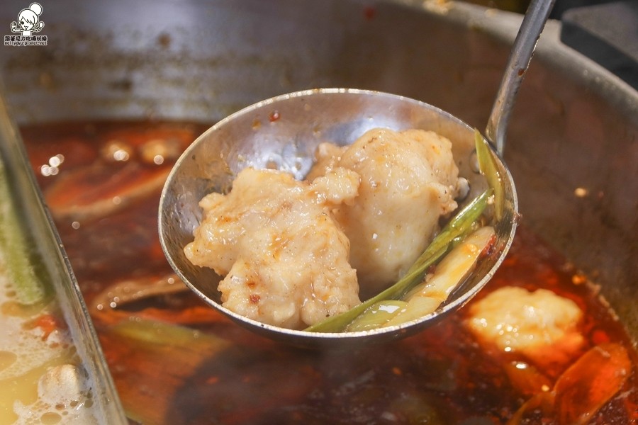 食鍋 麻辣火鍋 鍋物 火鍋 北高雄火鍋 鴛鴦鍋 高雄美食 高雄必吃 霸氣肉盤 肉多