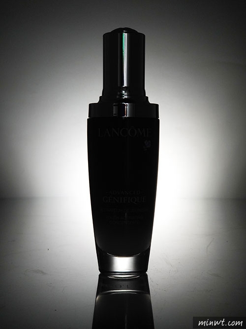 梅問題－「手機商品攝影-16」用手機也能拍出如雜誌般質感的蘭蔻小黑瓶