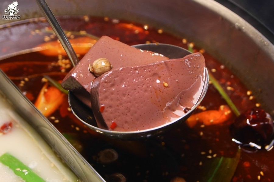食鍋 麻辣火鍋 鍋物 火鍋 北高雄火鍋 鴛鴦鍋 高雄美食 高雄必吃 霸氣肉盤 肉多