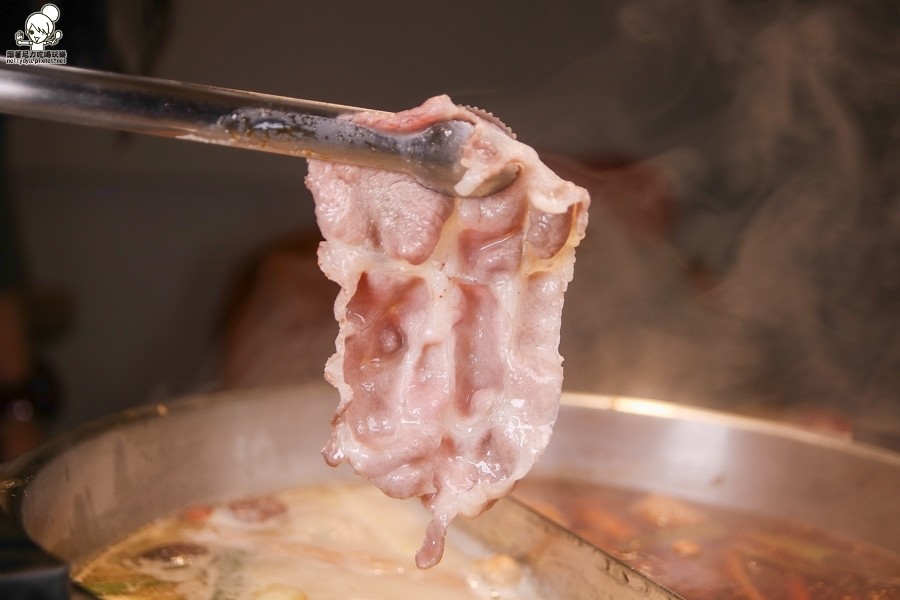 食鍋 麻辣火鍋 鍋物 火鍋 北高雄火鍋 鴛鴦鍋 高雄美食 高雄必吃 霸氣肉盤 肉多