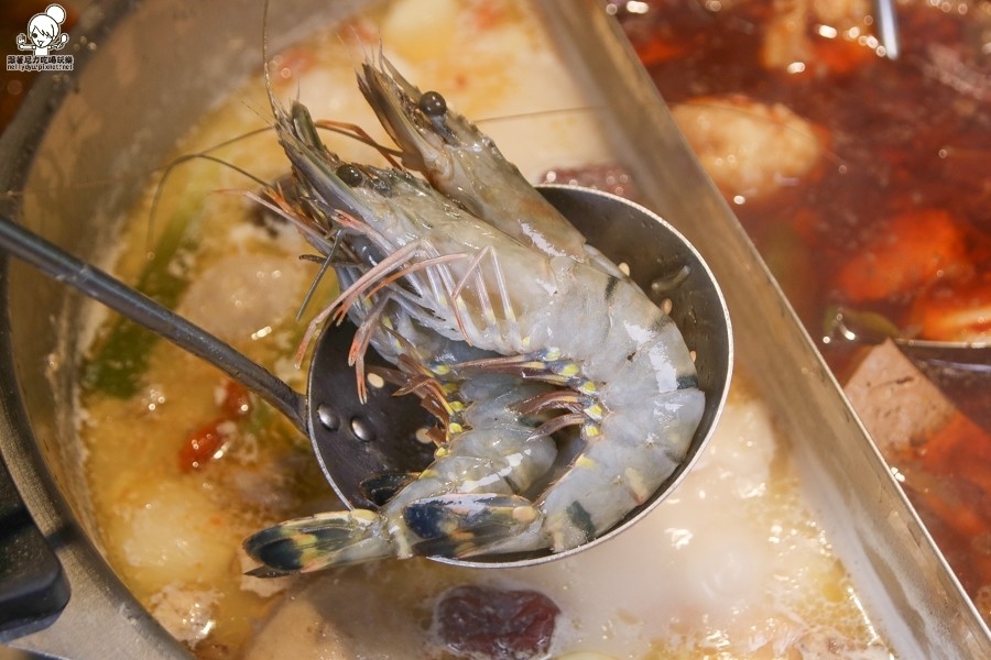 食鍋 麻辣火鍋 鍋物 火鍋 北高雄火鍋 鴛鴦鍋 高雄美食 高雄必吃 霸氣肉盤 肉多