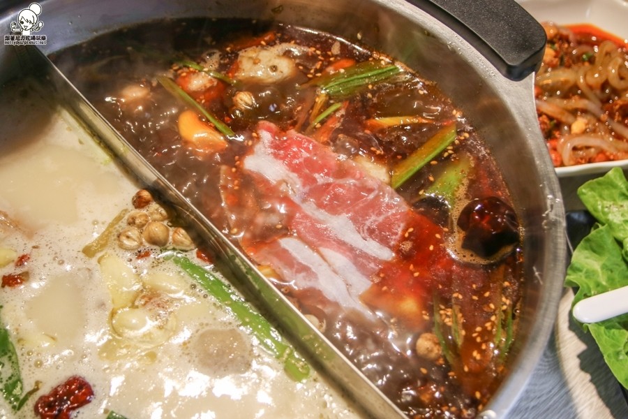 食鍋 麻辣火鍋 鍋物 火鍋 北高雄火鍋 鴛鴦鍋 高雄美食 高雄必吃 霸氣肉盤 肉多
