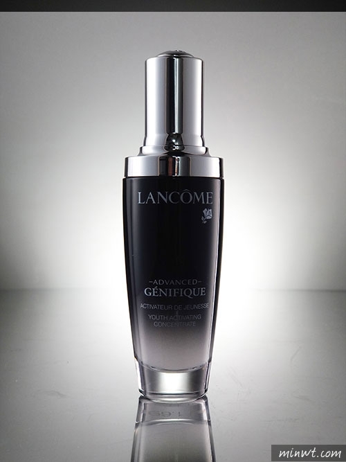 梅問題－「手機商品攝影-16」用手機也能拍出如雜誌般質感的蘭蔻小黑瓶