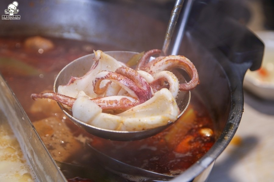 食鍋 麻辣火鍋 鍋物 火鍋 北高雄火鍋 鴛鴦鍋 高雄美食 高雄必吃 霸氣肉盤 肉多
