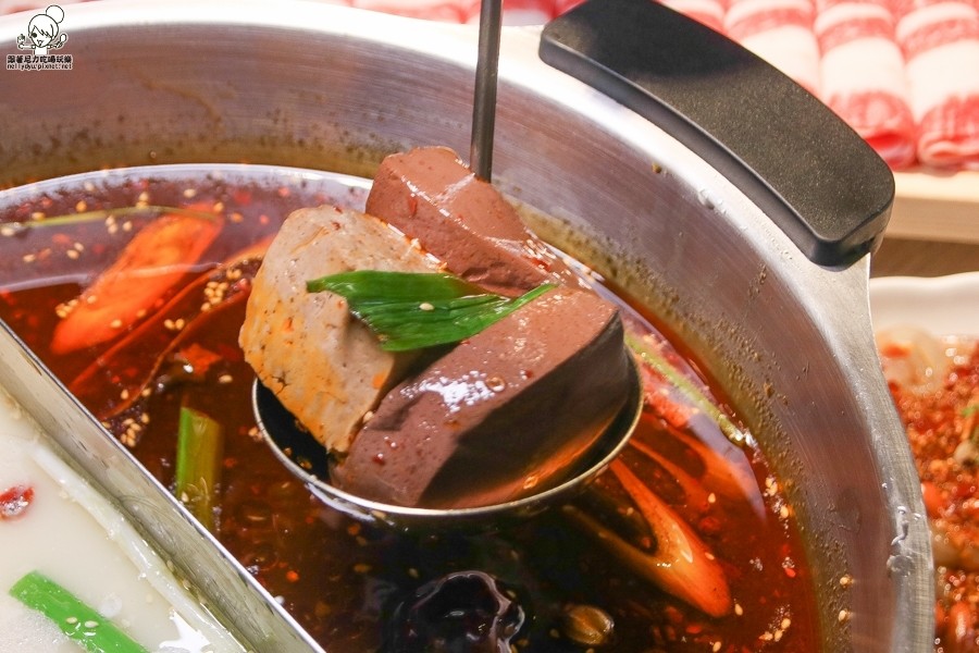 食鍋 麻辣火鍋 鍋物 火鍋 北高雄火鍋 鴛鴦鍋 高雄美食 高雄必吃 霸氣肉盤 肉多