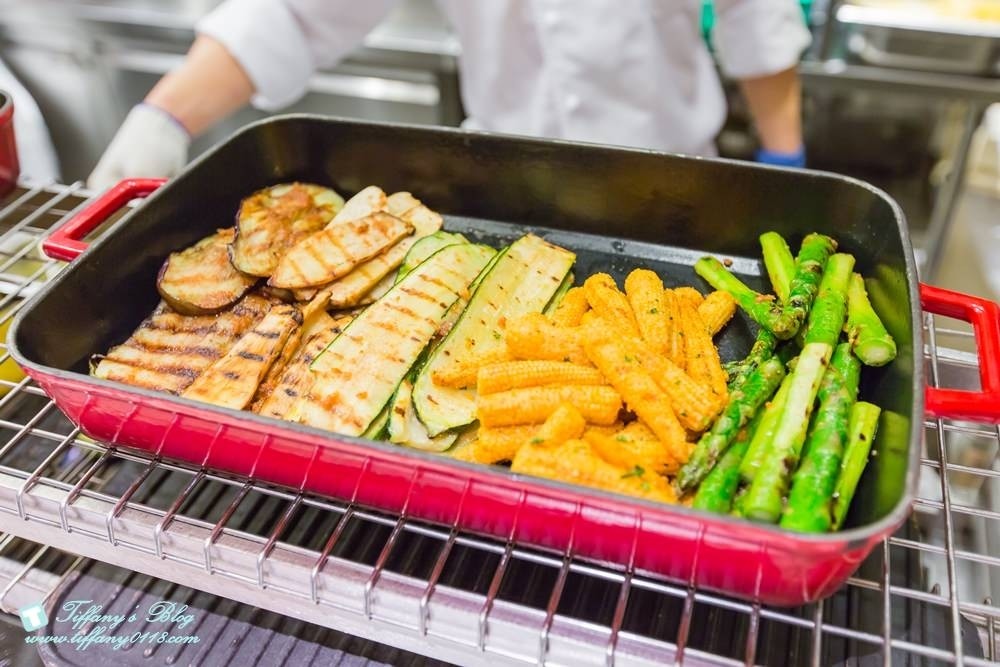 [台北美食]寒舍艾美酒店。探索廚房Buffet自助餐廳/推薦台北必吃的吃到飽餐廳/食尚Buffet月活動