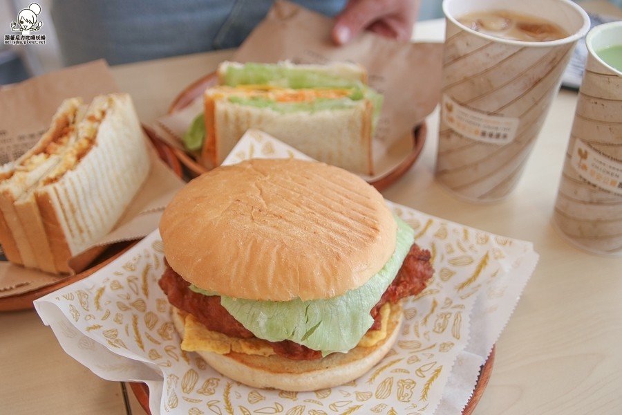 早安公雞 早餐 高雄美食 高雄必吃 早午餐 老麵 老麵糰 學生 校園美食