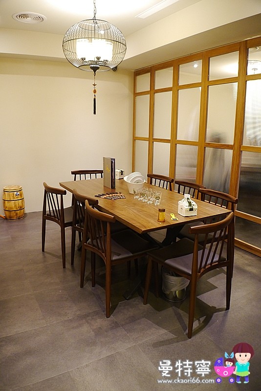 一品活蝦~創新特色泰國蝦料理~親子大空間餐廳