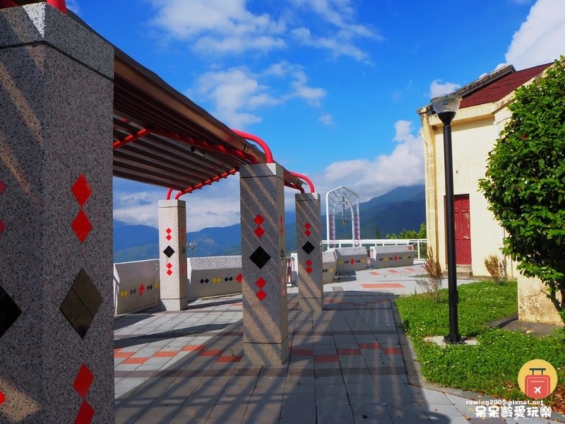 《台中。遊》 梨山耶穌堂 海拔最高的教堂 超美超夢幻的證婚台