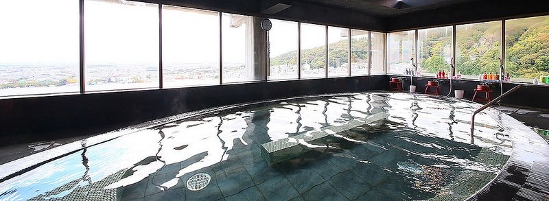 【大阪 箕面飯店】箕面溫泉觀光飯店．日歸溫泉推薦，看完瀑布後最佳舒緩行程 @就愛去日本｜右上的世界食旅