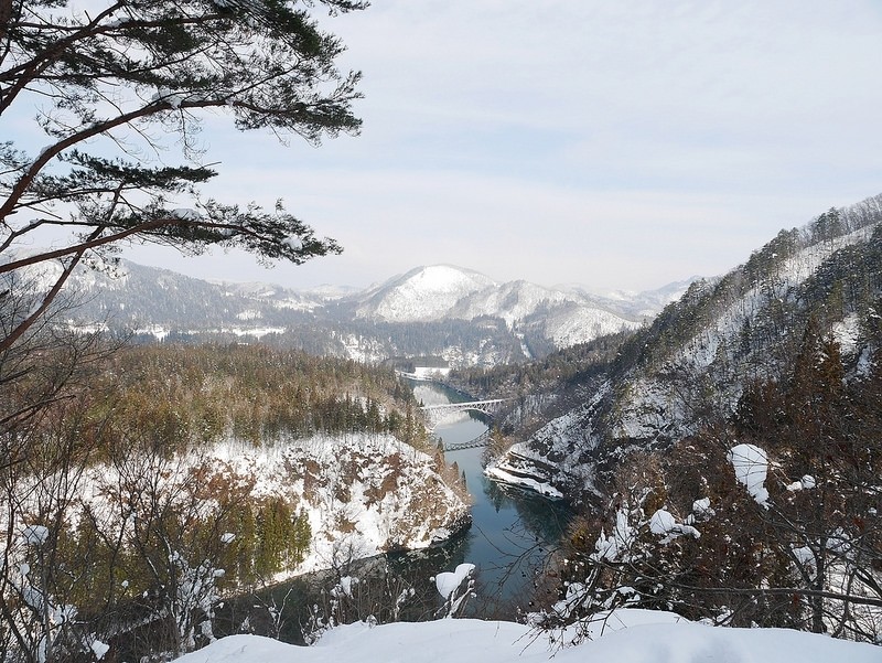 【福島旅遊】只見線第一鐵橋：鐵道冬雪絕景（含交通攻略＋雪地必備好用聖品潤膚霜推薦） @就愛去日本 - 右上的世界食旅