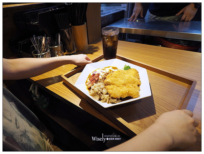 台北大安。三上咖哩MIKAMI CURRY︱道地日式香濃咖哩與唐揚炸雞，2.4公斤超級巨無霸咖哩20分鐘『完食免費』～6/12-6/30試營運，捷運忠孝復興站美食