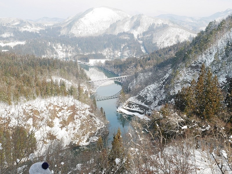 【福島旅遊】只見線第一鐵橋：鐵道冬雪絕景（含交通攻略＋雪地必備好用聖品潤膚霜推薦） @就愛去日本 - 右上的世界食旅