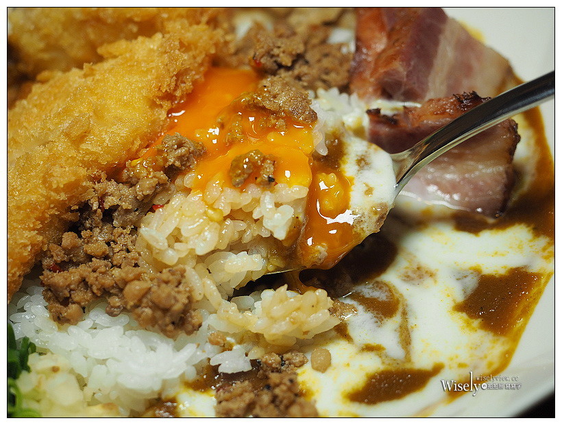 台北大安。三上咖哩MIKAMI CURRY︱道地日式香濃咖哩與唐揚炸雞，2.4公斤超級巨無霸咖哩20分鐘『完食免費』～6/12-6/30試營運，捷運忠孝復興站美食