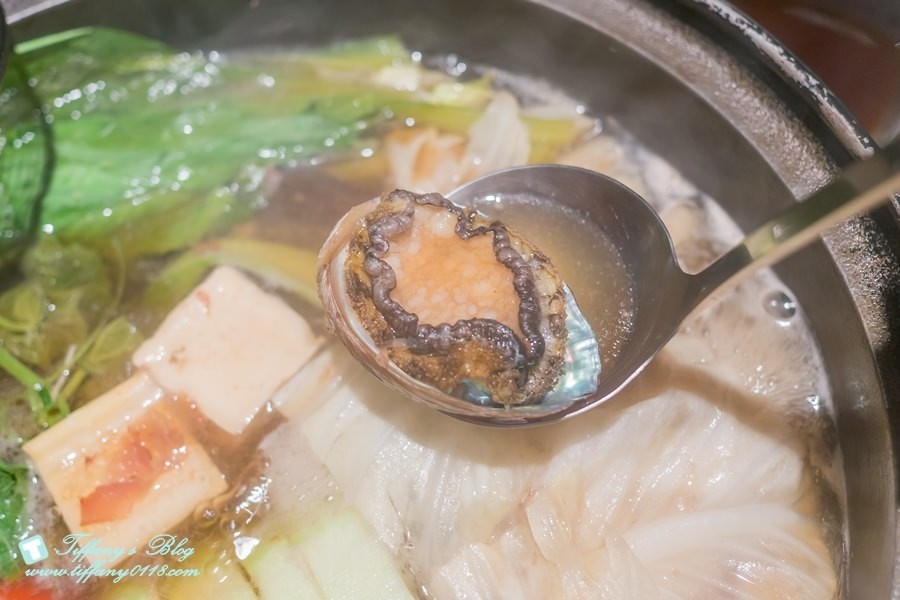 [台北火鍋]囍聚精緻鍋物/現流海鮮頂級食材環境清幽/近國父紀念館捷運站(附完整菜單)